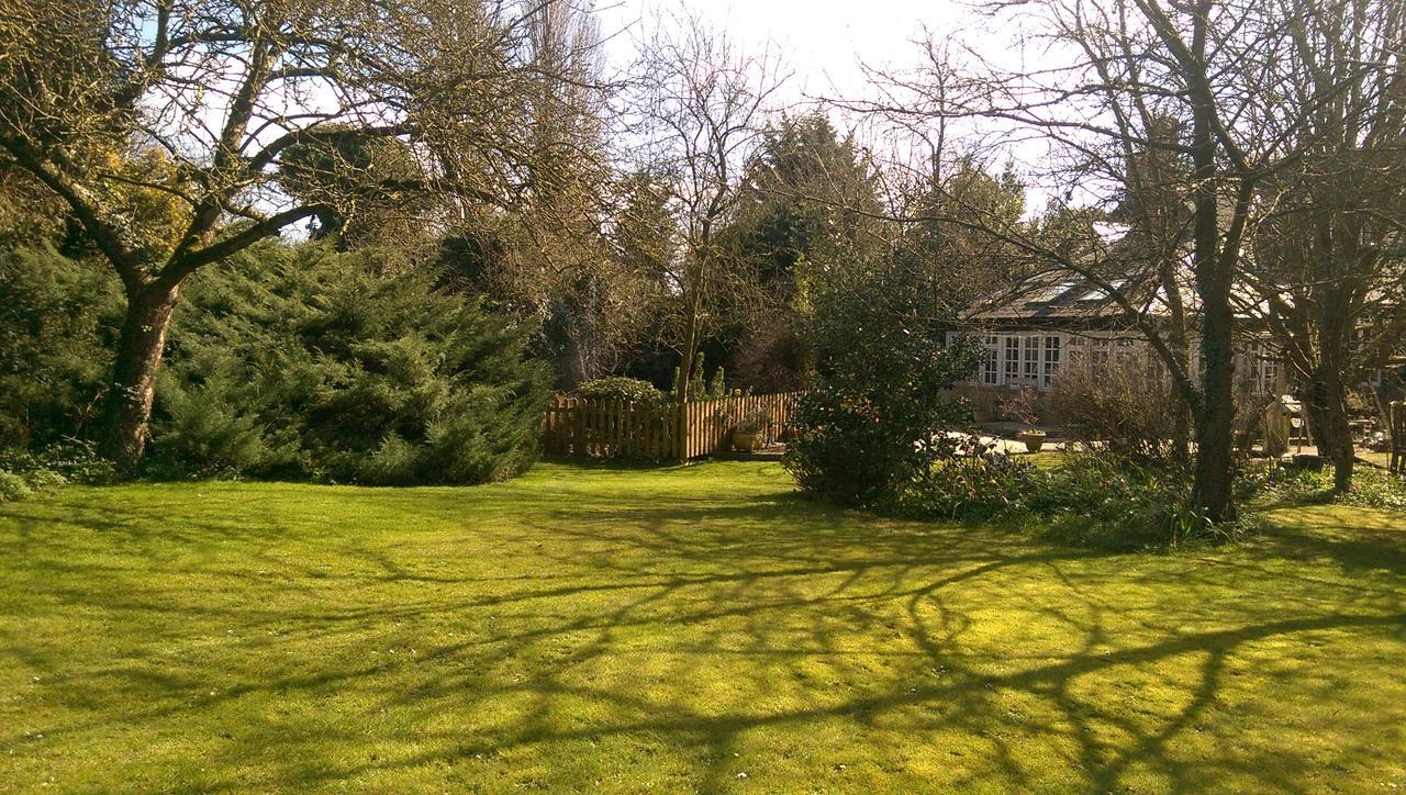 Orchard Pond Bed & Breakfast 덕스퍼드 외부 사진